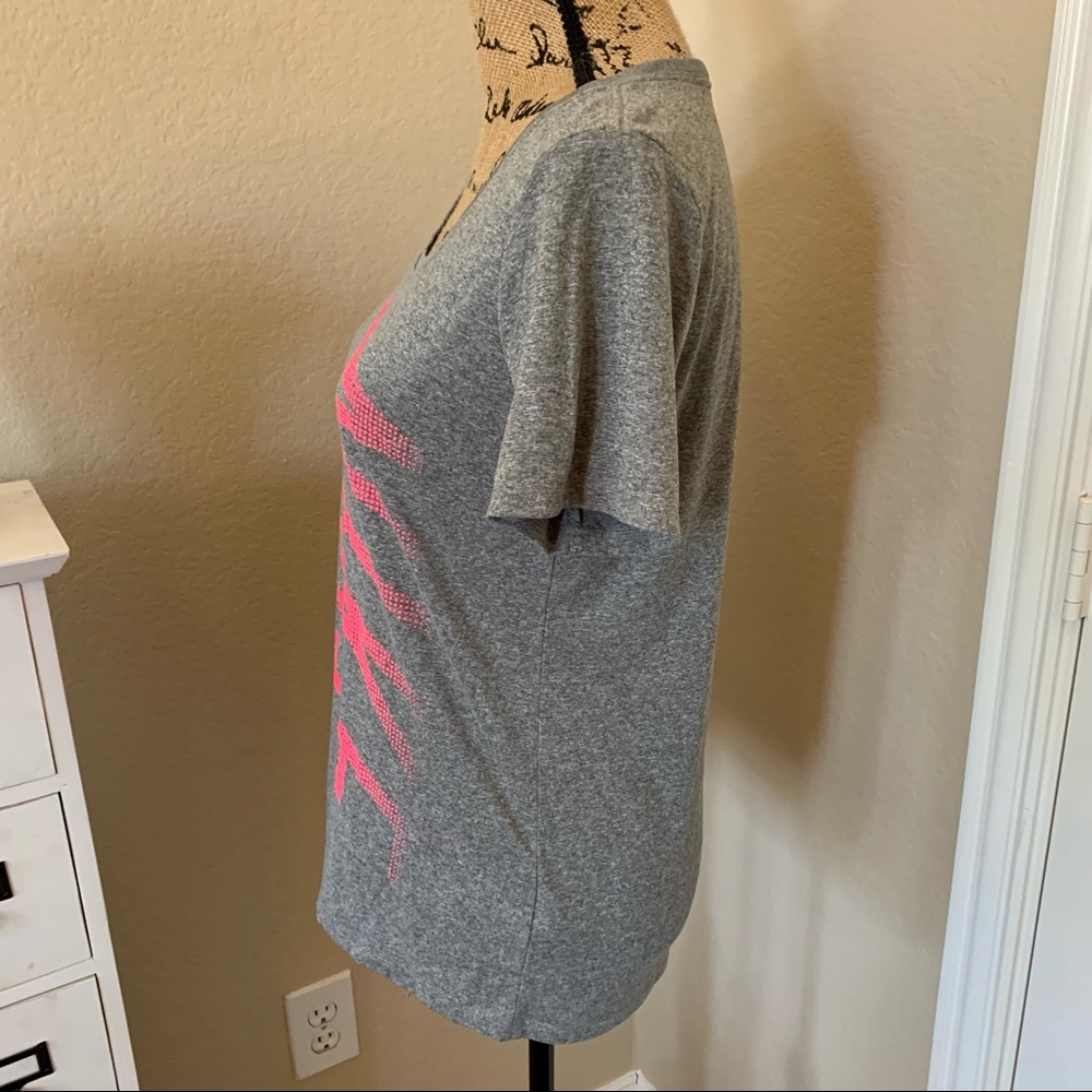 NIKE : Graphic T Shirt EUC - Picture 2 of 4